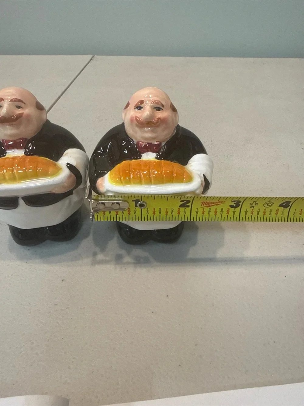 Chubby Waiter Butler Salt & Pepper Shakers Tuxedo Holding Roast Platter Novelty